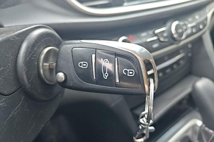 Used Buick GT 2019 18T Automatic Connected Elite Model China VI Standard Vehicle Key