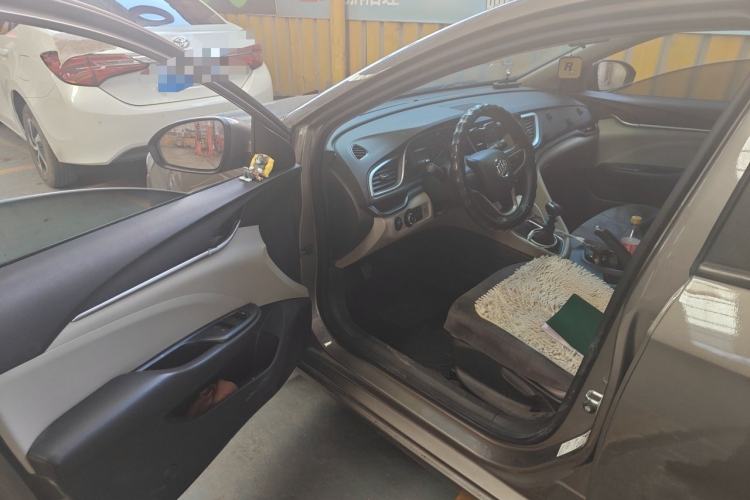 Used Buick GT 2019 15T Manual Elite Version China VI Standard Driver Seat