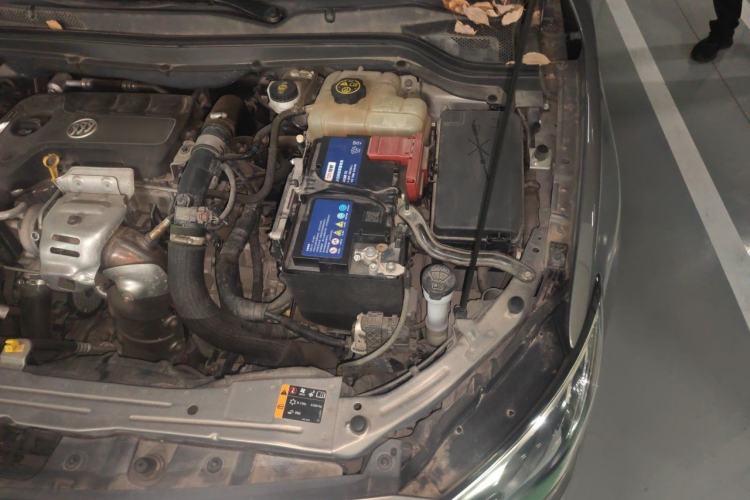 Used Buick GT 2019 15T Dual-Clutch Connected Elite Model China VI Engine Bay Left