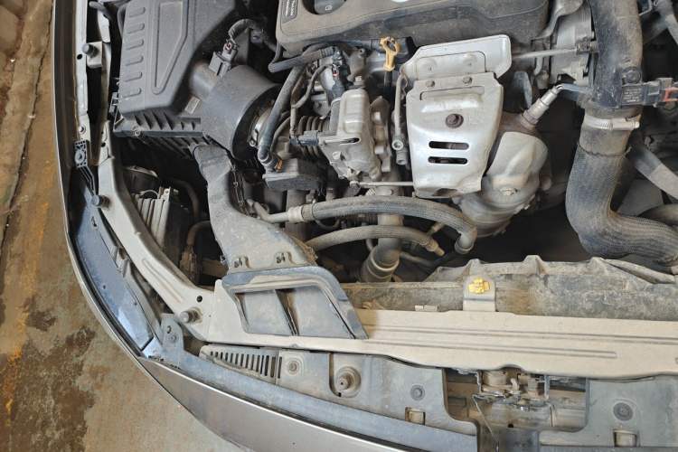 Used Buick GT 2019 15T Manual Elite Version China VI Standard Engine Bay Right