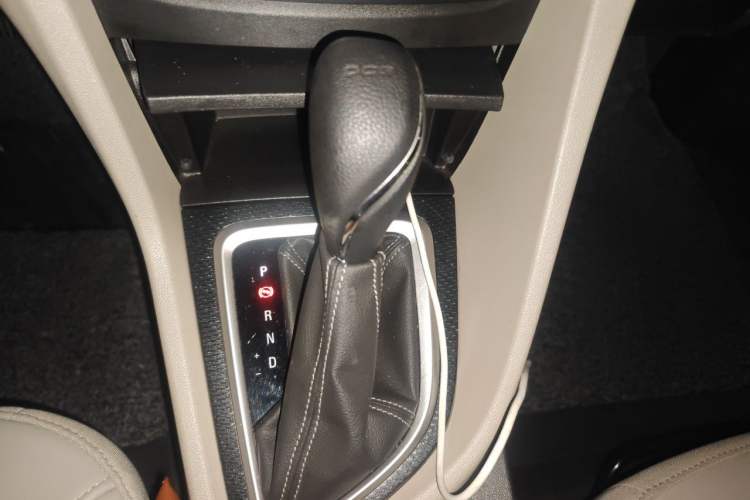 Used Buick GT 2019 15T Dual-Clutch Connected Elite Model China VI Gear Lever