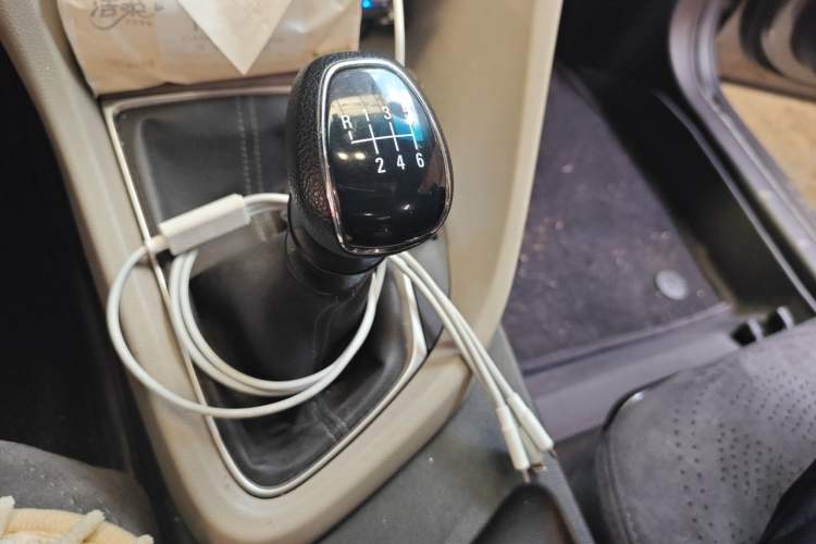 Used Buick GT 2019 15T Manual Elite Version China VI Standard Gear Lever