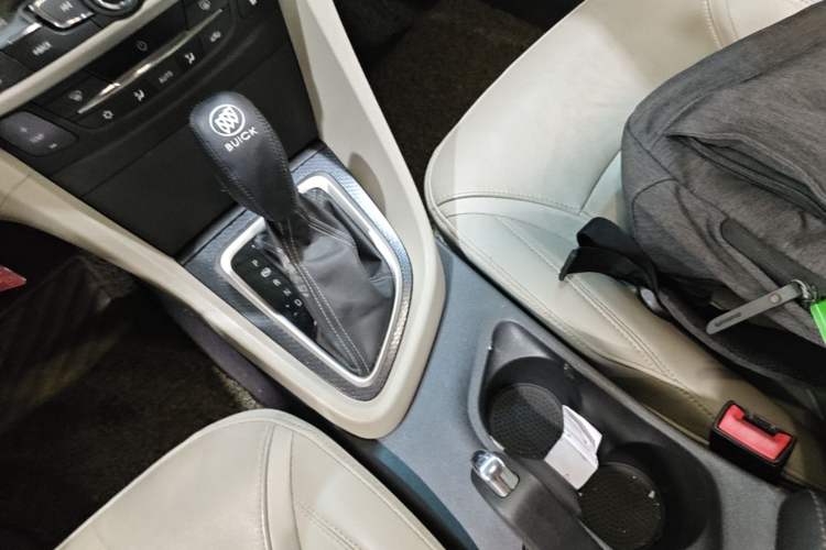 Used Buick GT 2019 15T Dual-Clutch Connected Elite Model China VI Gear Lever