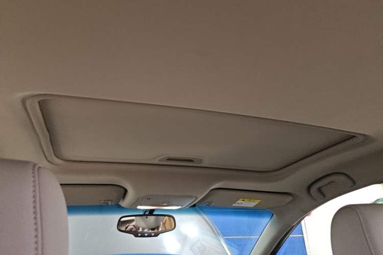 Used Buick GT 2019 15T Dual-Clutch Connected Elite Model China VI Headliner