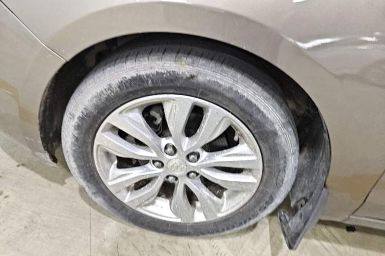 Used Buick GT 2019 15T Dual-Clutch Connected Elite Model China VI Left Front Wheel Hub