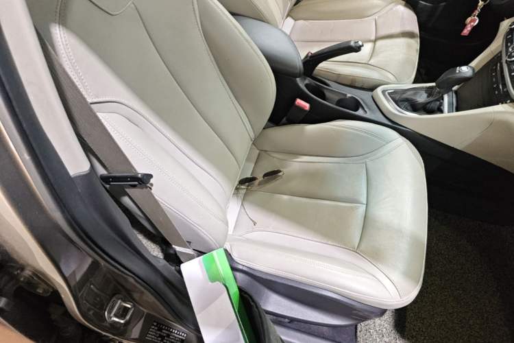 Used Buick GT 2019 15T Dual-Clutch Connected Elite Model China VI Right Front Seat
