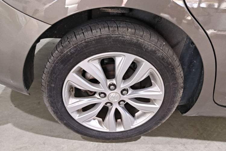 Used Buick GT 2019 15T Dual-Clutch Connected Elite Model China VI Right Rear Wheel Hub