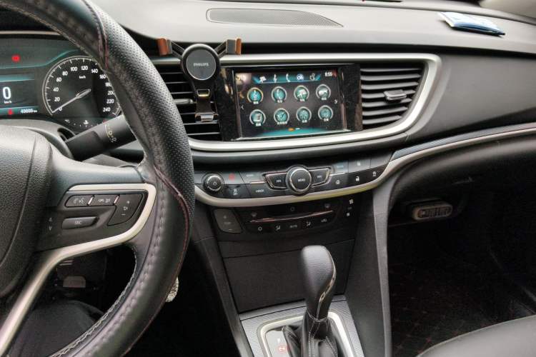 Used Buick GT 2019 18T Automatic Connected Elite Model China VI Standard Audio And AC Panel
