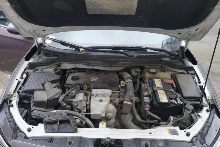 Used Buick GT 2019 18T Automatic Connected Flagship Version China VI Standard Engine Bay