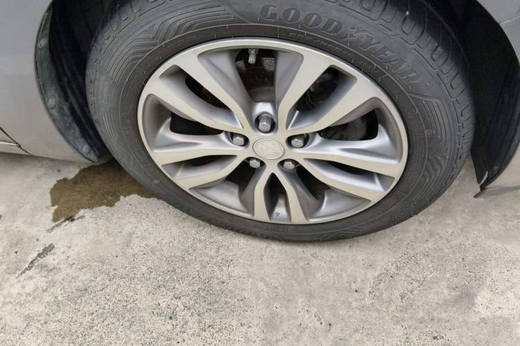 Used Buick GT 2019 18T Automatic Connected Elite Model China VI Standard Right Front Wheel Hub