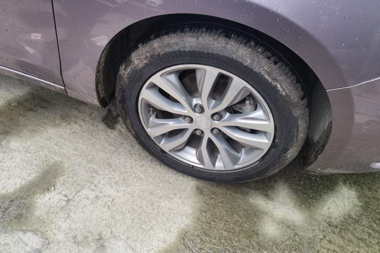 Used Buick GT 2019 18T Automatic Connected Flagship Version China VI Standard Right Front Wheel Hub