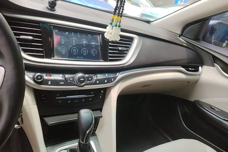 Used Buick GT 2019 15T Dual-Clutch Connected Elite Model China VI Audio And AC Panel