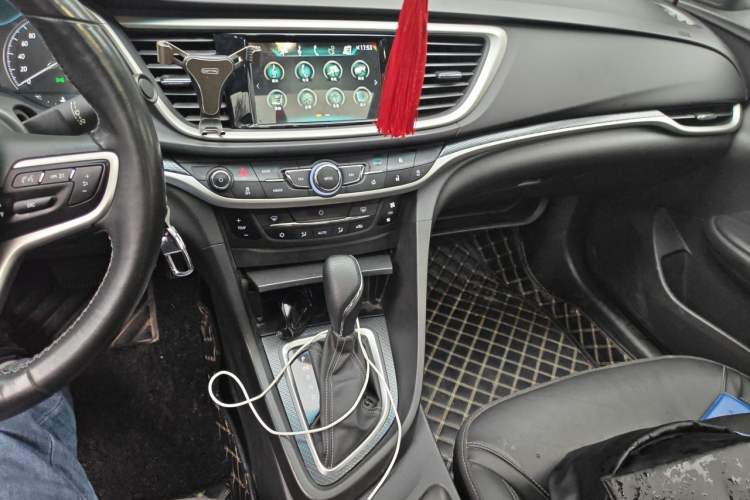 Used Buick GT 2019 18T Automatic Connected Elite Model China VI Standard Audio And AC Panel