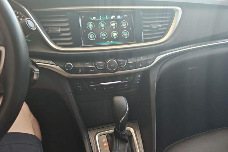 Used Buick GT 2019 18T Automatic Connected Elite Model China VI Standard Audio And AC Panel
