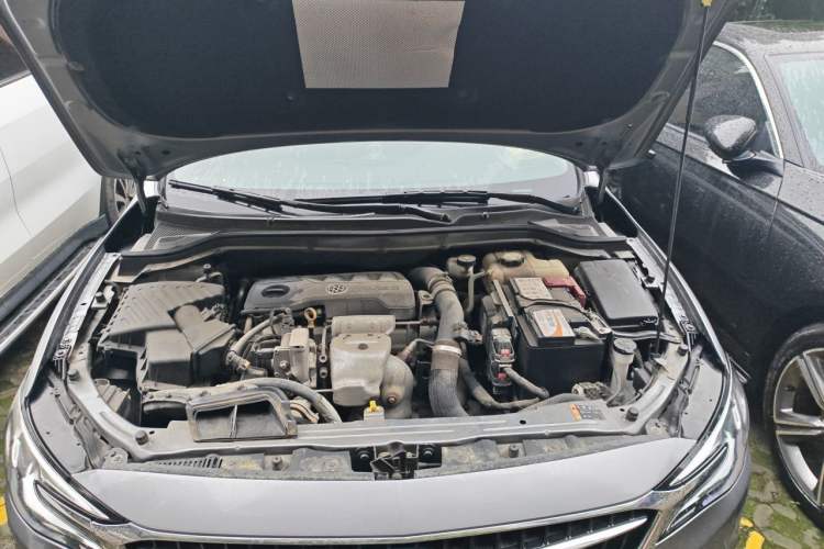 Used Buick GT 2019 18T Automatic Connected Elite Model China VI Standard Engine Bay