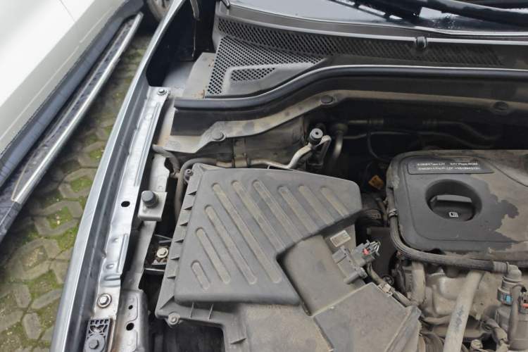 Used Buick GT 2019 18T Automatic Connected Elite Model China VI Standard Engine Bay Right