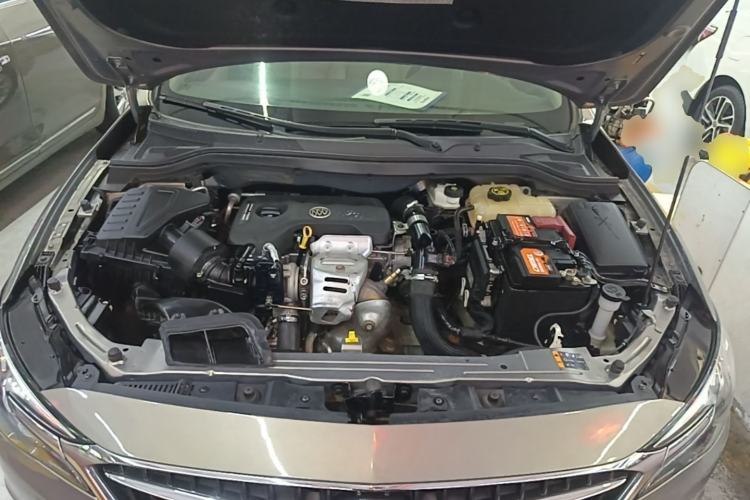 Used Buick GT 2019 15T Dual-Clutch Connected Elite Version China V Standard Engine Bay