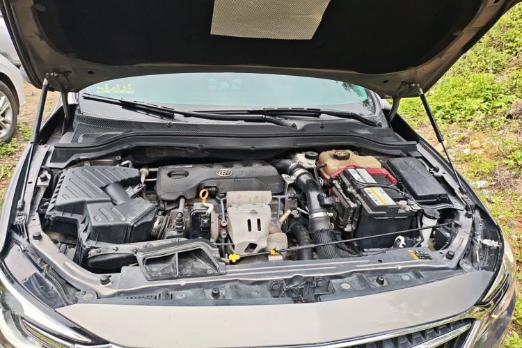 Used Buick GT 2019 18T Automatic Connected Flagship Version China V Standard Engine Bay