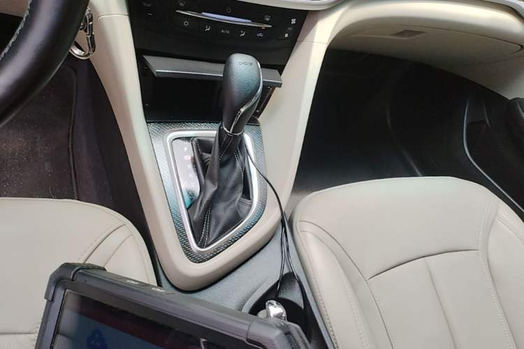 Used Buick GT 2019 15T Dual-Clutch Connected Elite Model China VI Gear Lever