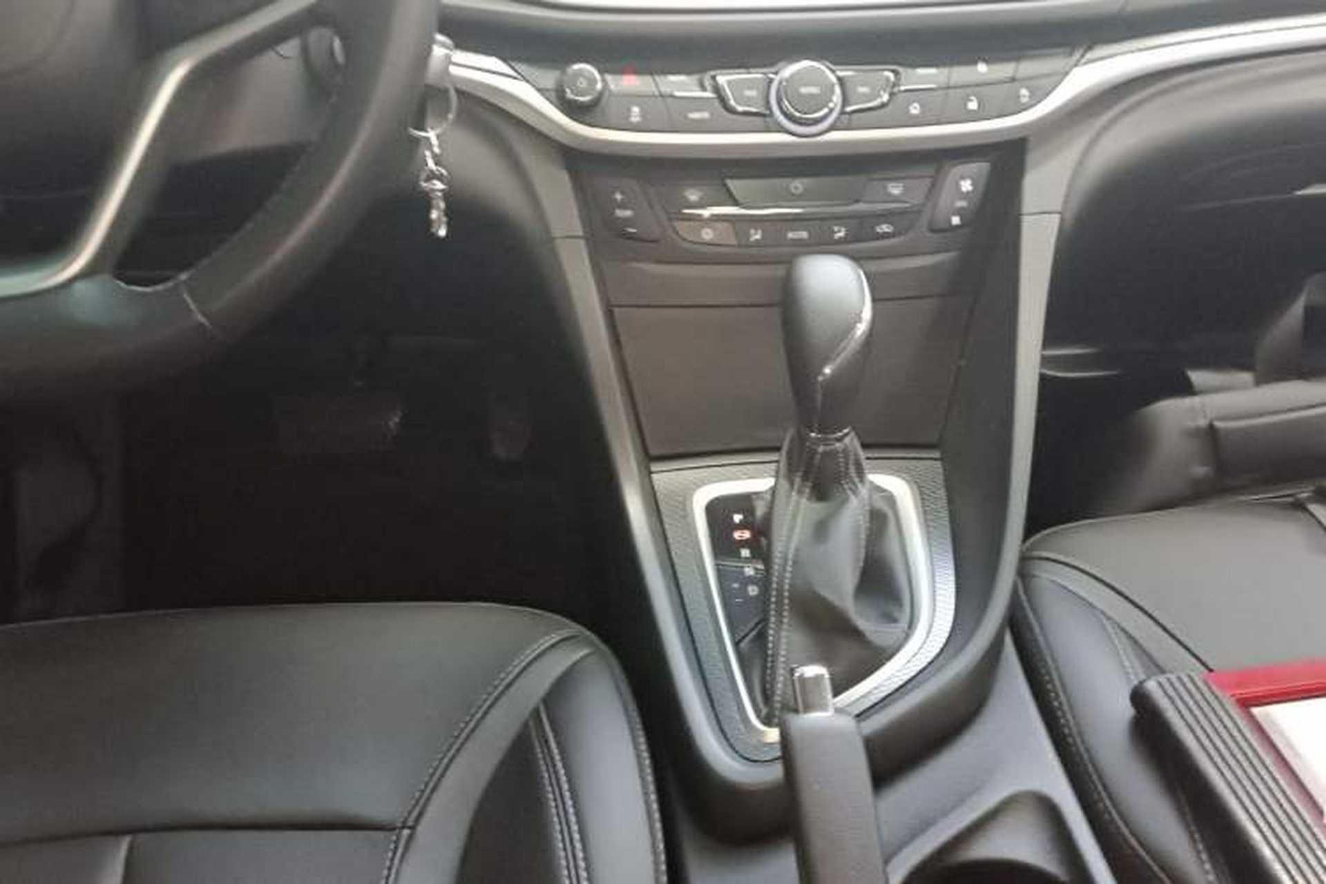 Used Buick GT 2019 18T Automatic Connected Elite Model China VI Standard Gear Lever
