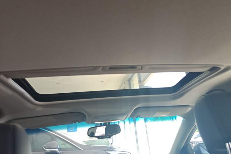 Used Buick GT 2019 18T Automatic Connected Elite Model China VI Standard Headliner