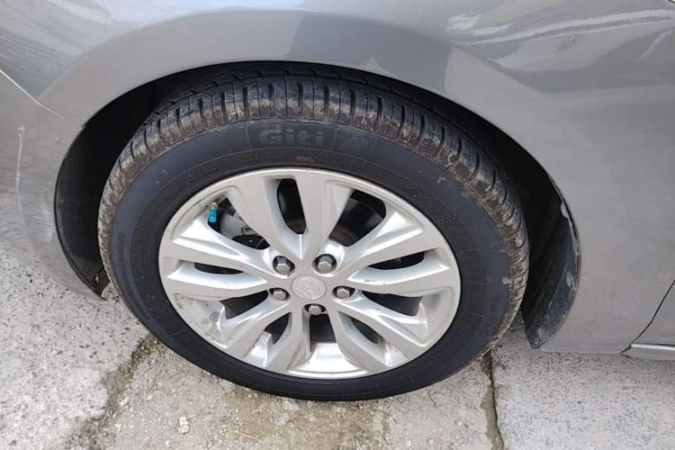 Used Buick GT 2019 15T Dual-Clutch Connected Elite Model China VI Left Front Wheel Hub