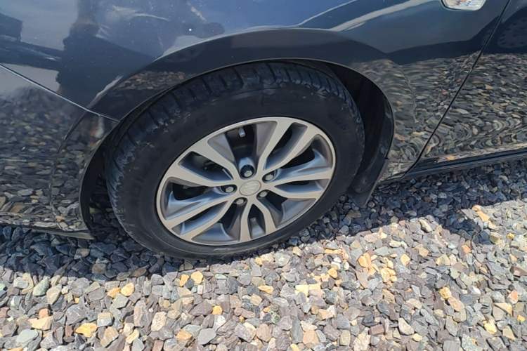 Used Buick GT 2019 18T Automatic Connected Elite Model China VI Standard Left Front Wheel Hub