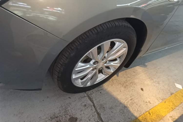 Used Buick GT 2019 15T Dual-Clutch Connected Elite Version China V Standard Left Front Wheel Hub