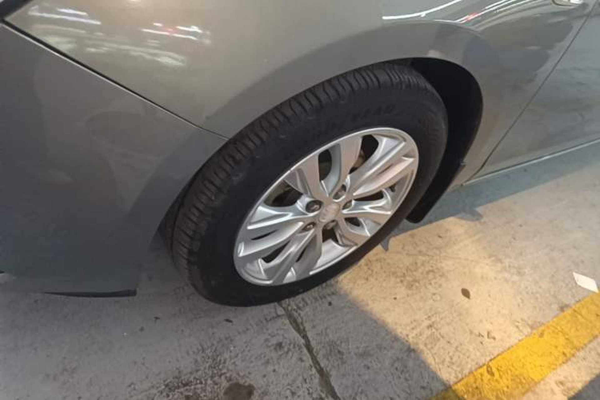 Used Buick GT 2019 15T Dual-Clutch Connected Elite Version China V Standard Left Front Wheel Hub