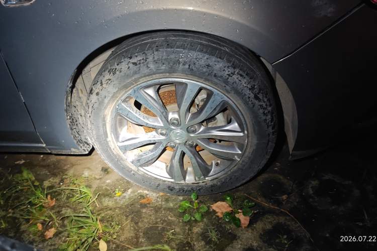 Used Buick GT 2019 18T Automatic Connected Elite Model China V Standard Right Front Wheel Hub