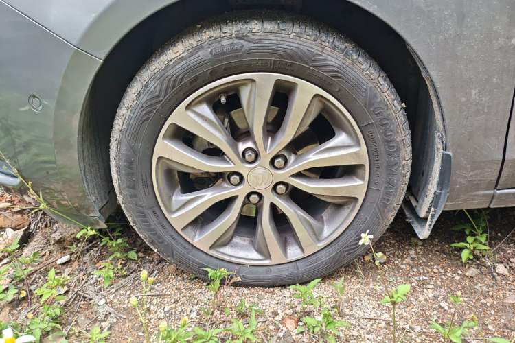 Used Buick GT 2019 18T Automatic Connected Flagship Version China V Standard Right Front Wheel Hub