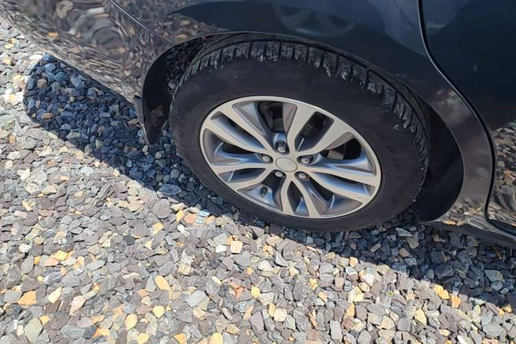 Used Buick GT 2019 18T Automatic Connected Elite Model China VI Standard Right Rear Wheel Hub