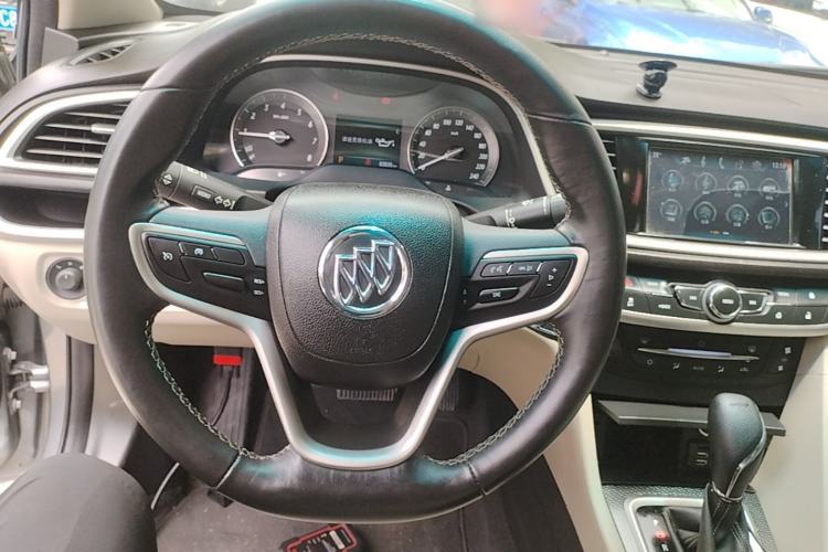 Used Buick GT 2019 15T Dual-Clutch Connected Elite Model China VI Steering Wheel