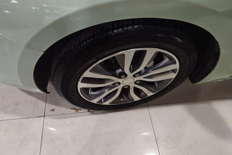 Used Buick GT 2019 18T Automatic Connected Elite Model China VI Standard Left Front Wheel Hub
