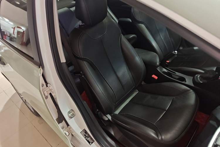 Used Buick GT 2019 18T Automatic Connected Elite Model China VI Standard Right Front Seat
