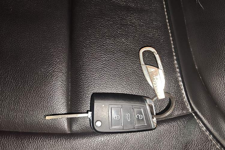 Used Buick GT 2019 18T Automatic Connected Elite Model China VI Standard Vehicle Key