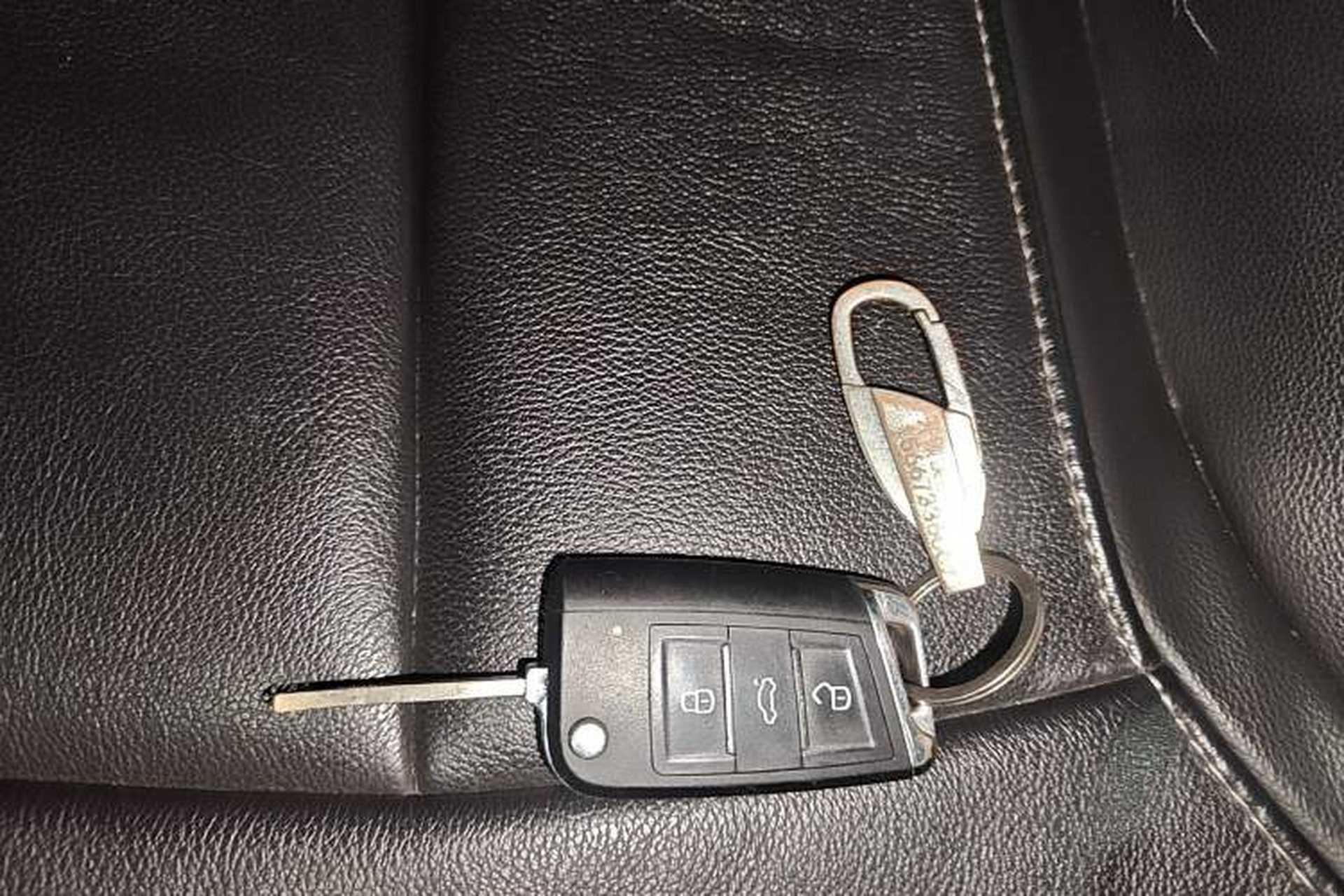 Used Buick GT 2019 18T Automatic Connected Elite Model China VI Standard Vehicle Key