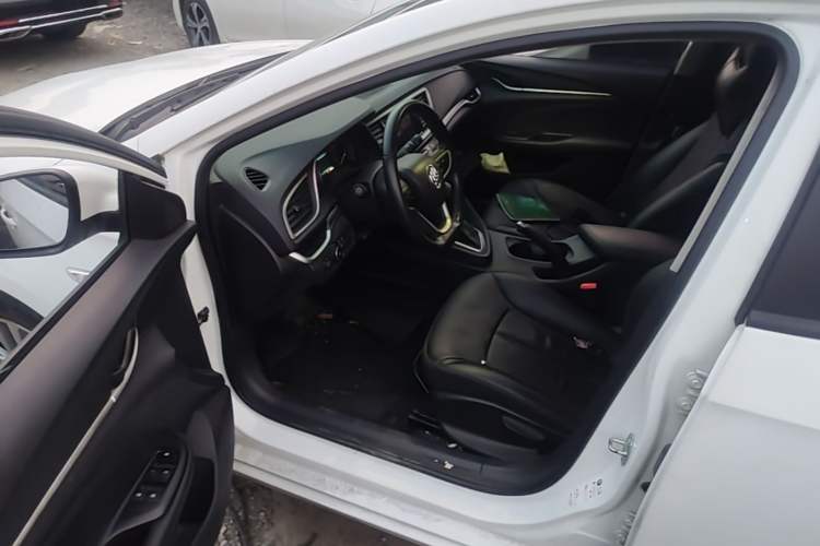 Used Buick GT  Driver Seat