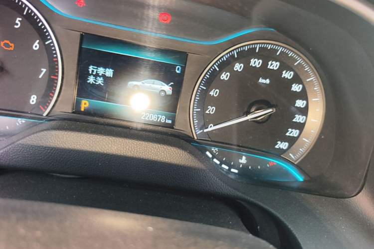 Used Buick GT 2019 18T Automatic Connected Elite Model China VI Standard Odometer Close Up
