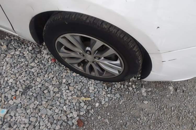 Used Buick GT  Right Front Wheel Hub