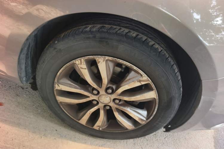 Used Buick GT 2019 18T Automatic Connected Elite Model China VI Standard Right Front Wheel Hub