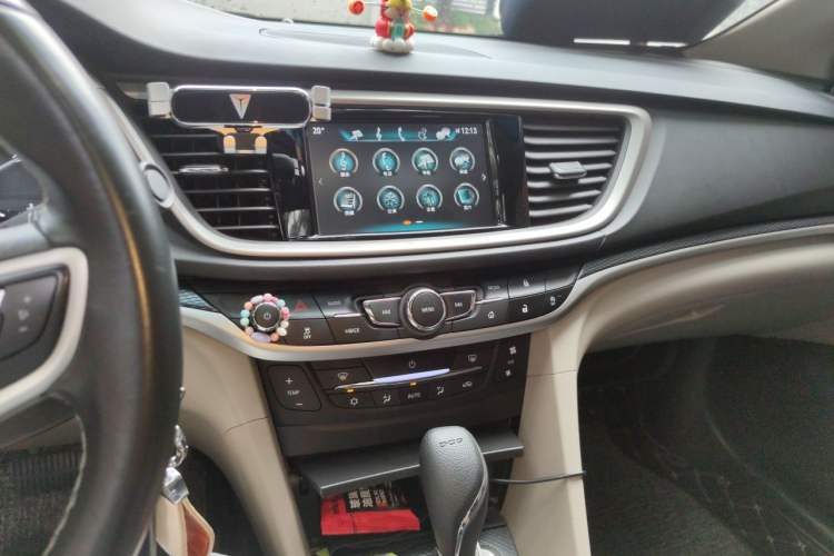 Used Buick GT 2019 15T Dual-Clutch Connected Elite Model China VI Audio And AC Panel
