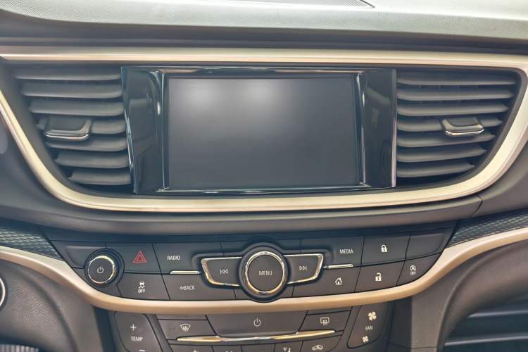Used Buick GT 2019 18T Automatic Connected Flagship Version China VI Standard Audio And AC Panel