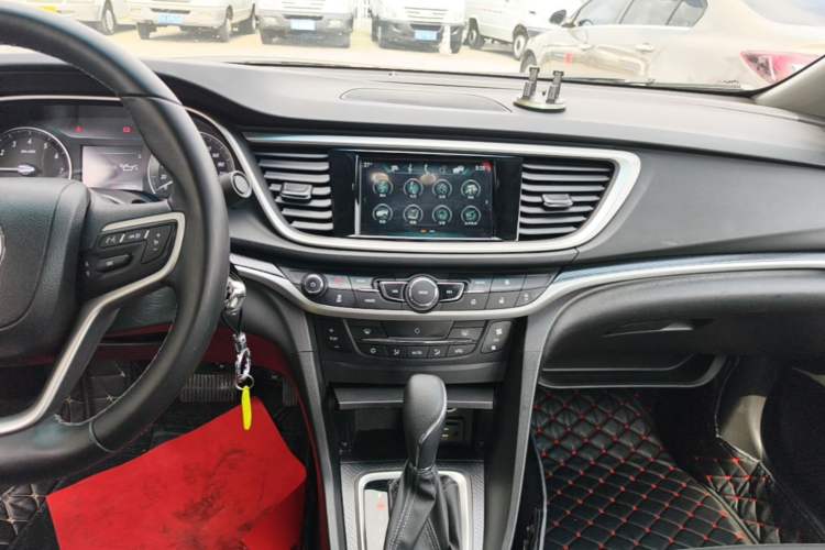 Used Buick GT 2019 18T Automatic Connected Elite Model China VI Standard Audio And AC Panel