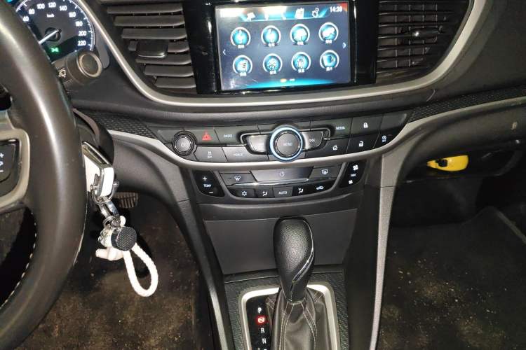 Used Buick GT 2019 18T Automatic Connected Elite Model China VI Standard Audio And AC Panel