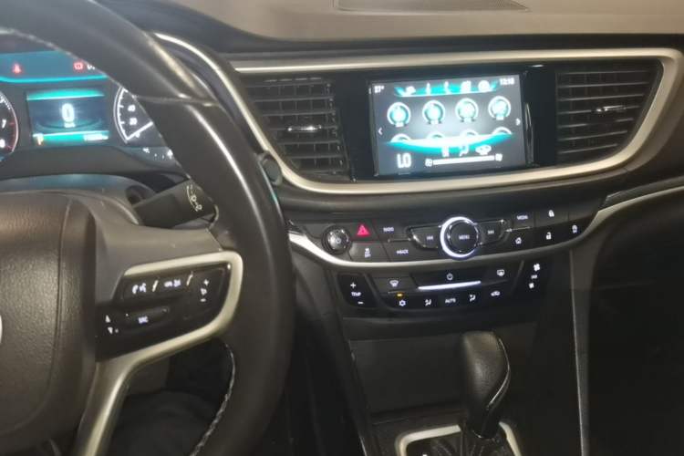 Used Buick GT 2019 18T Automatic Connected Elite Model China VI Standard Audio And AC Panel