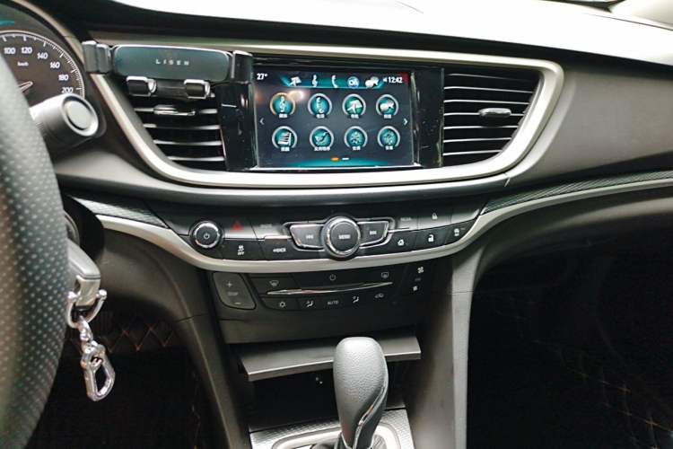 Used Buick GT 2019 18T Automatic Connected Elite Model China VI Standard Audio And AC Panel