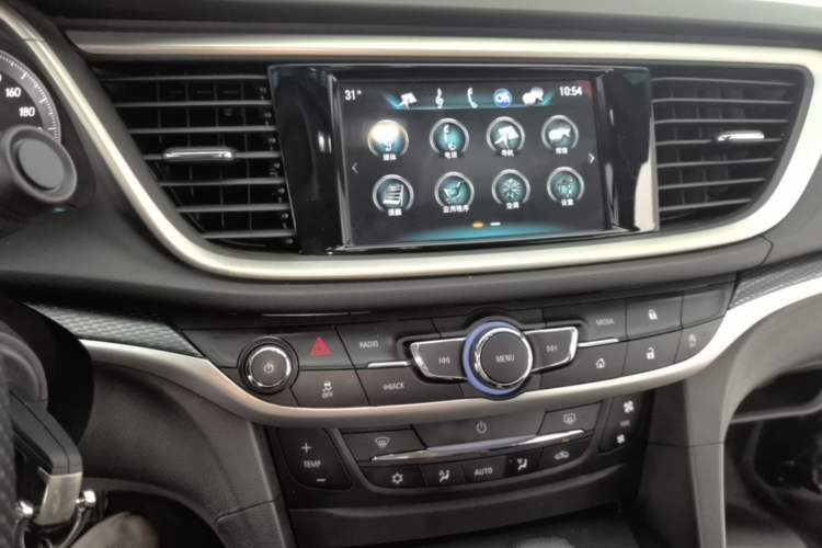 Used Buick GT 2019 18T Automatic Connected Elite Model China VI Standard Audio And AC Panel