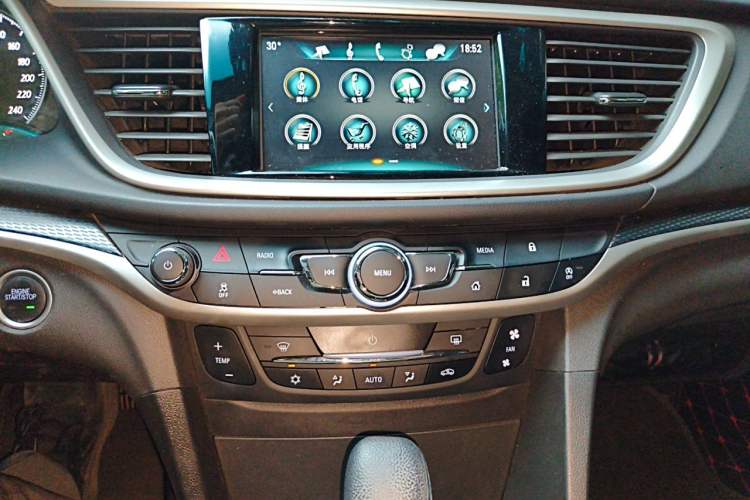 Used Buick GT 2019 18T Automatic Connected Elite Model China V Standard Audio And AC Panel