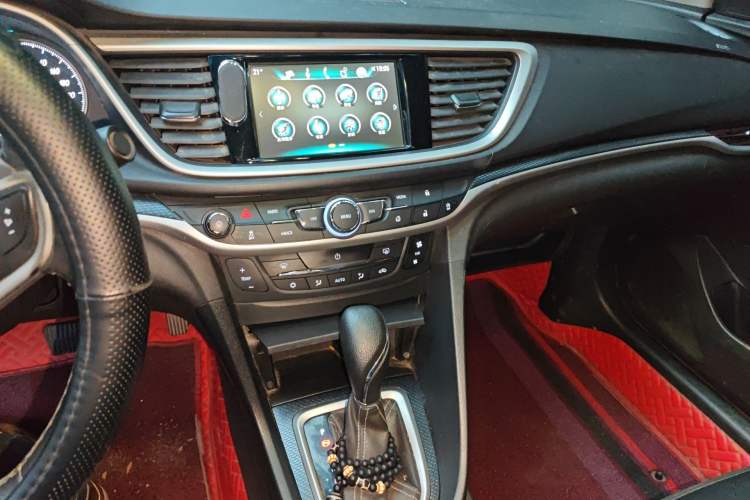 Used Buick GT 2019 18T Automatic Connected Elite Model China V Standard Audio And AC Panel